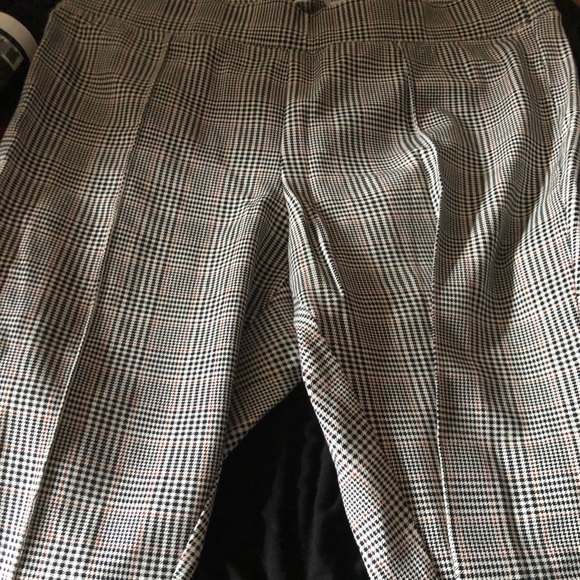 Ladies plaid crop pants - Picture 4 of 4